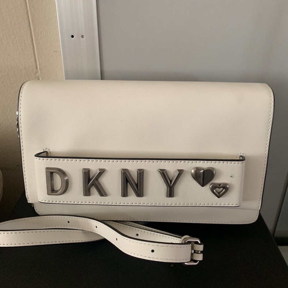 DKNY CROSSBODY BAG 🎄💕